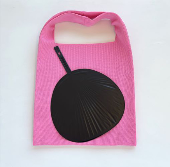 まるで服を着ているような、軽くて大きなニットトートバッグ　『推し活うちわ』がすっぽり収まるよ♪【ブラック】 7枚目の画像