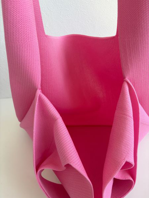 まるで服を着ているような、軽くて大きなニットトートバッグ　『推し活うちわ』がすっぽり収まるよ♪【ブラック】 11枚目の画像