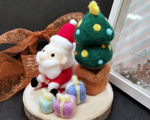 マリーちゃん☆ヒヨコサンタちゃんのストラップ４点　羊毛フェルト マリーちゃん様専用☆ヒヨコサンタちゃんのストラップ4点 羊毛