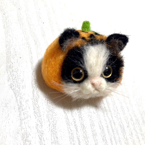 羊毛フェルト猫ブローチ 羊毛フェルトハロウィン猫 羊毛フェルト