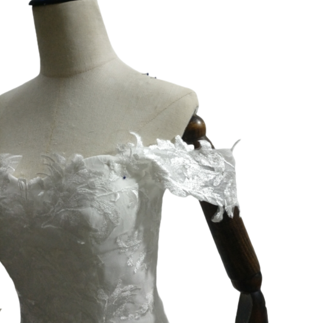 高品質！ マーメイドライン ウェディングドレス オフショルダー3D立体レース刺繍