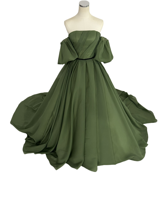 結婚式の前撮りで着たい！トレンドカラードレス10選 ✨トレンドカラー