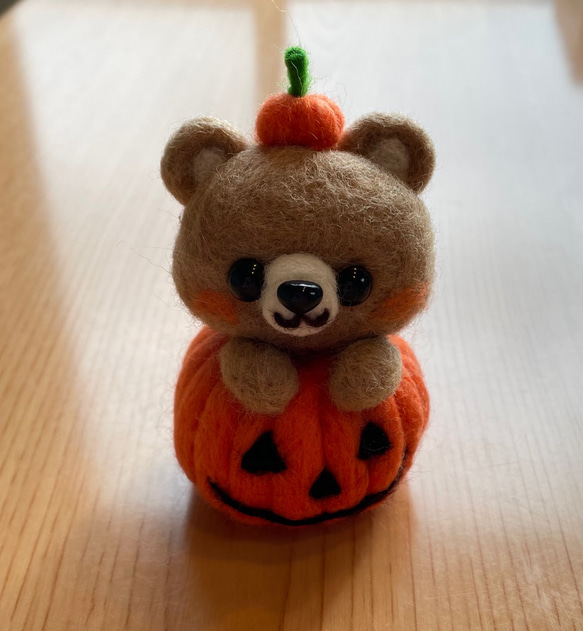 羊毛フェルトのハロウィンくまちゃん 羊毛フェルト mokomoko 通販