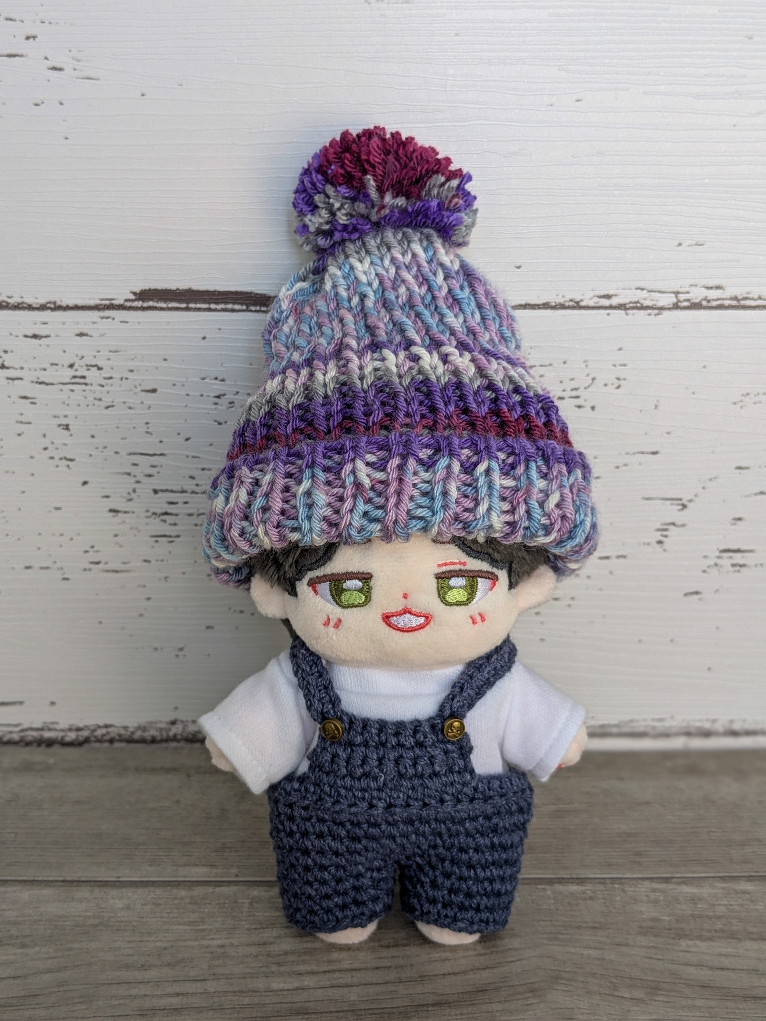 茶色のぬいぐるみ ニット帽・スカーフ付き 茶色のぬいぐるみ ニット帽・スカーフ付き