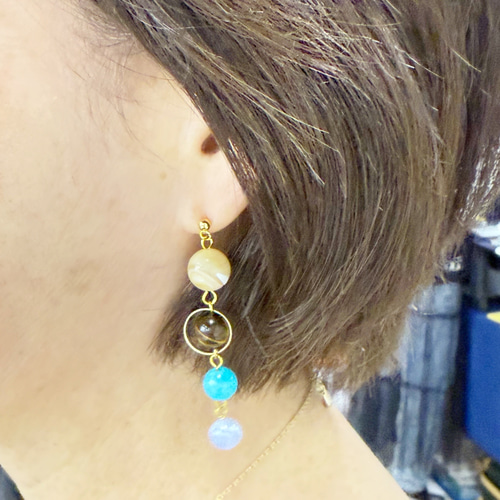 宇宙を身に纏う 天然石が描く太陽系のピアス イヤリング イヤーカフ