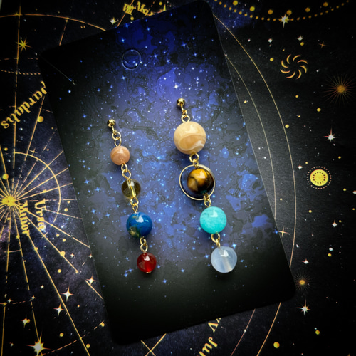 宇宙を身に纏う 天然石が描く太陽系のピアス イヤリング イヤーカフ
