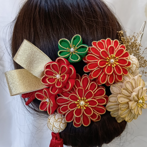 受注制作】赤 濃赤 生成 成人式 髪飾り つまみ細工 ちりめん 卒業式