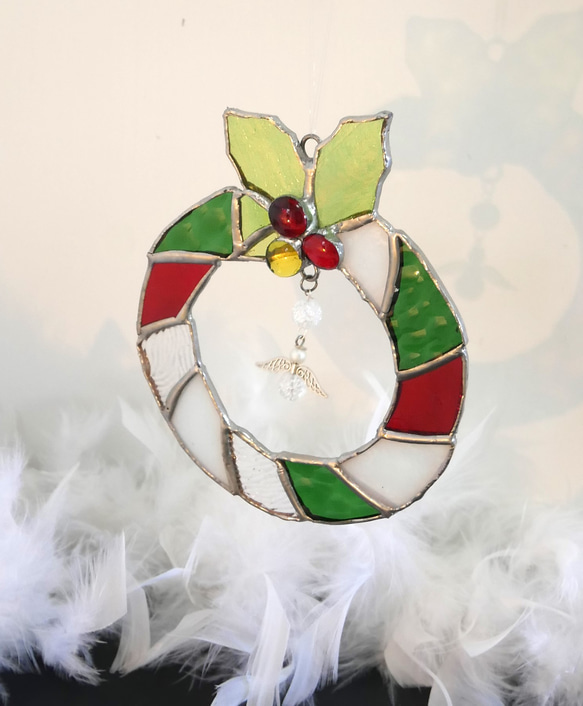 ステンドグラス製ステンドグラス　リボンと天使がかわいい　クリスマスリース ステンドグラス製ステンドグラスリボンと天使がかわいい