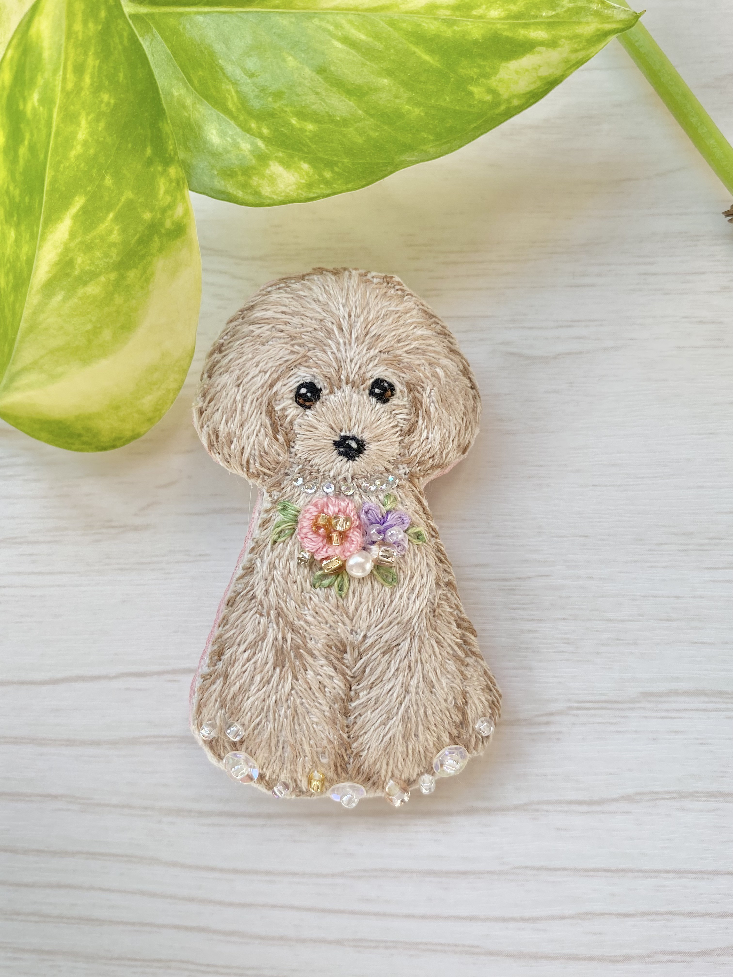 たら福福まねき犬 レモン 枝豆 ビーズ刺繍ブローチ ハンドメイド たら福福まねき犬様 専用 レモン 枝豆 ビーズ刺繍ブローチ