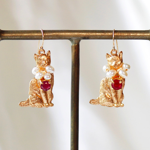 猫の日SALE】【短毛ねこ】ピアス（ルビー約4mm）ピアス金具14KGF 動物