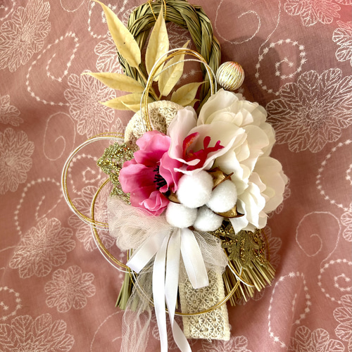 ◤576»2025*早割りお正月しめ縄飾り*ホワイトカラー*ゴールドラメ入り