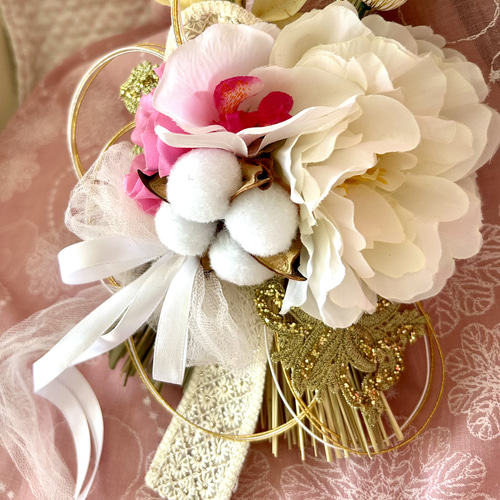 ◤576»2025*早割りお正月しめ縄飾り*ホワイトカラー*ゴールドラメ入り