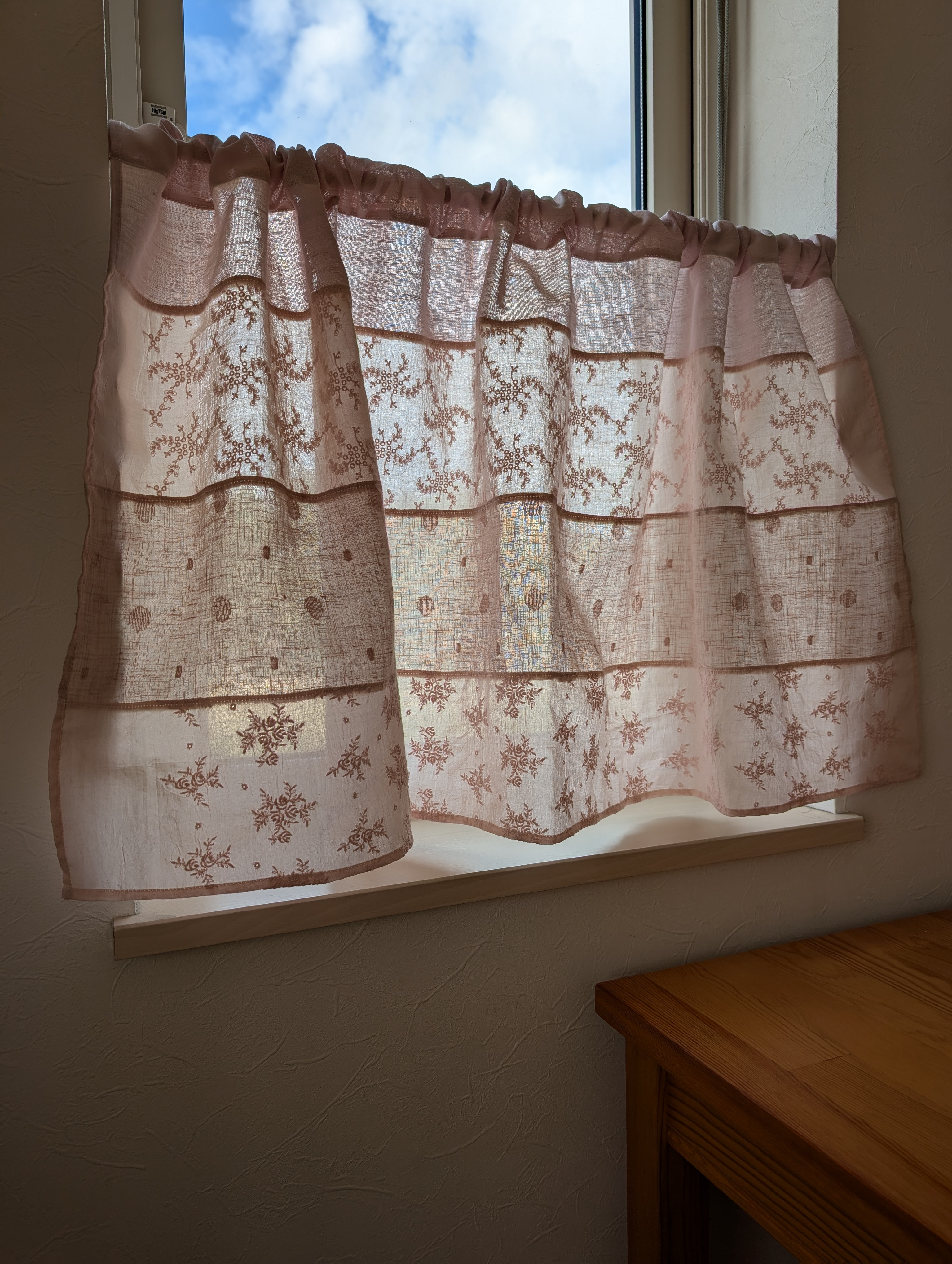 ♥new❤️可憐な刺繍たちの❤️くすみピンク☆4段パッチワ−クカフェカーテン