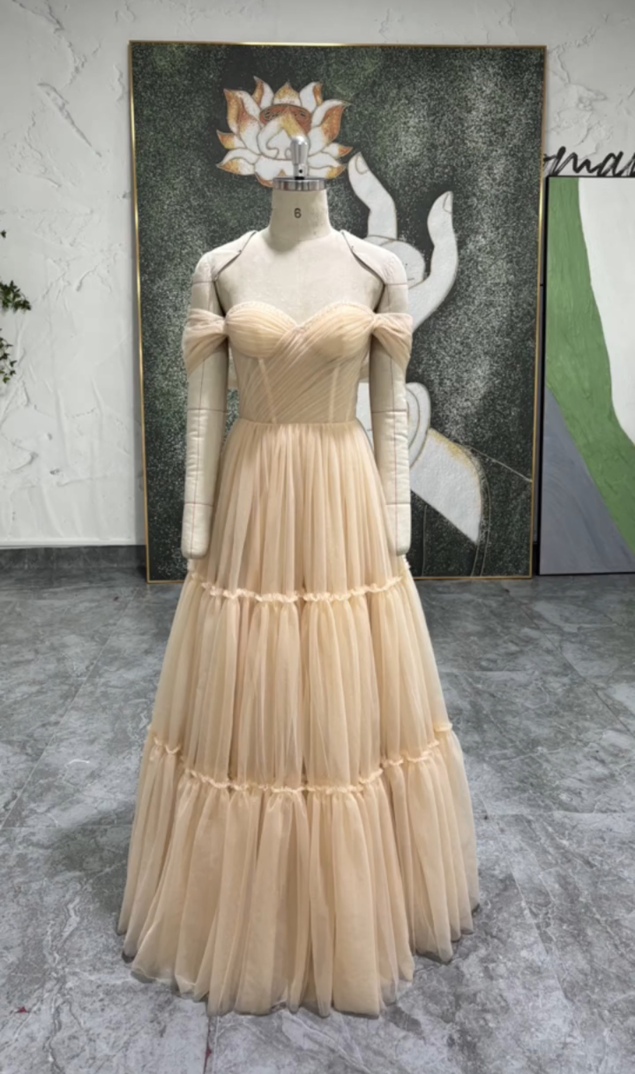 ふんわりチュール　シャンパン　袖あり　二の腕を隠せる　多層チュール　フロアー丈　サイズオーダー可能　aライン結婚式成人式