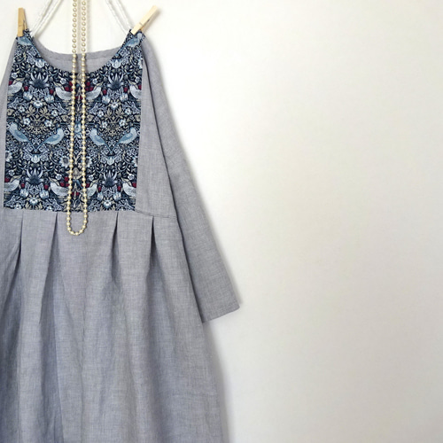 ウィリアムモリス「いちご泥棒」×リネン100%のタックワンピース◇麻