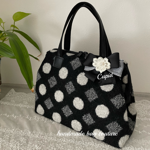 新品☆パッチワーク・キルト☆100%ハンドメイド フラワーボストン  