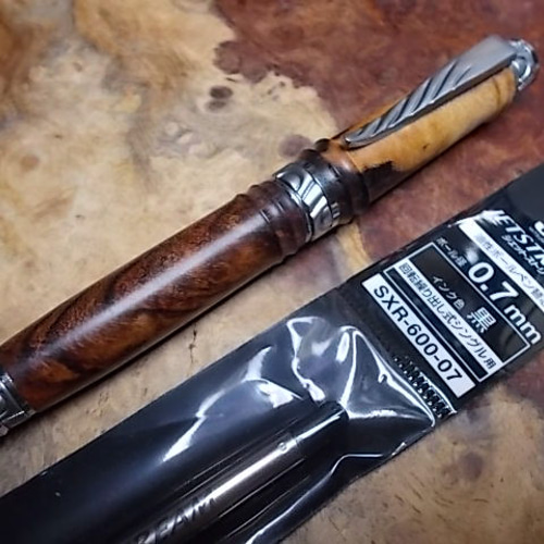 グラナディロ（紅白の変り杢）のDⅹシガータイプのボールペン 手作り