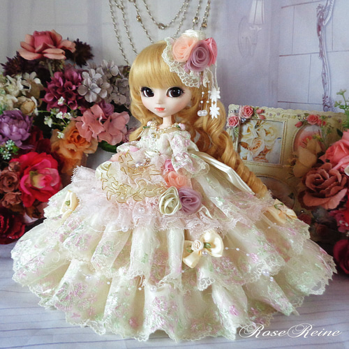 ベルサイユの薔薇 優美な花園パウダリークリームのプリンセスドール