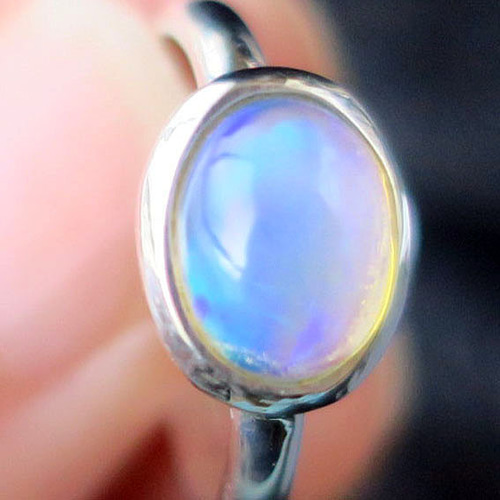 ウォーターオパール リング 【10月誕生石】 虹色 ひと粒 フクリン 鏡面