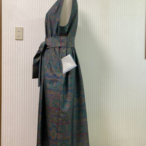 ★着物リメイク 大島紬　正絹　★衿付きノースリーブロングワンピース　パッチワーク 着物リメイク 紬ノースリーブ ロングワンピース ウエストリボン付き