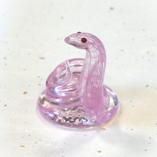 ピンクのヘビ　decole 干支 ピンクのヘビ decole 干支 ピンクのヘビ decole 干支