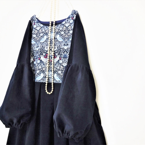 秋冬ウィリアムモリス「いちご泥棒」紺タックワンピース◇コーデュロイ