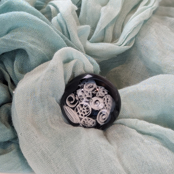 【新作】大人可愛いレースムリーニブルーブラックスカーフ留 5枚目の画像