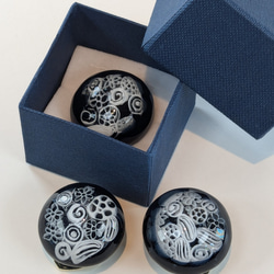 【新作】大人可愛いレースムリーニブルーブラックスカーフ留 2枚目の画像