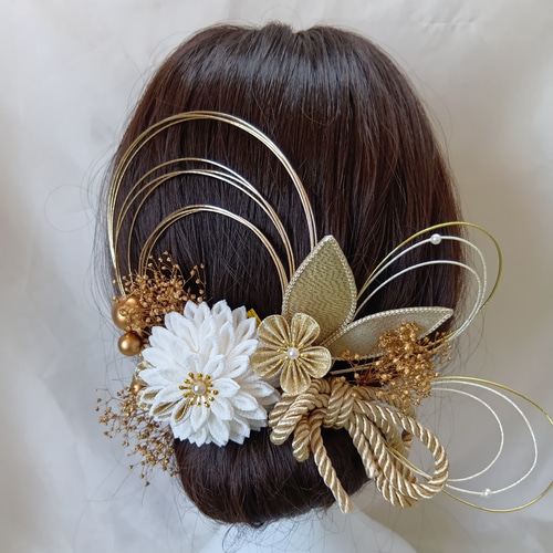 受注制作】白 ゴールド 成人式 髪飾り つまみ細工 ちりめん 卒業式