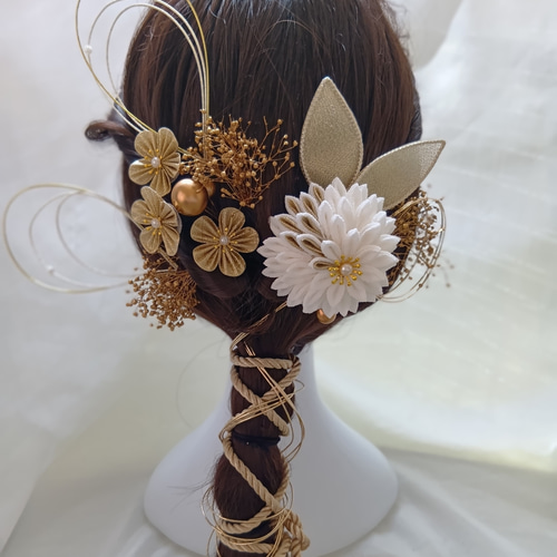 受注制作】白 ゴールド 成人式 髪飾り つまみ細工 ちりめん 卒業式