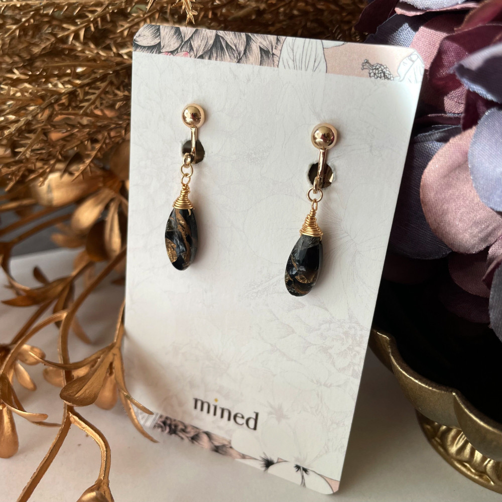 【✧再販✧】【✦14kgf金属アレルギー対応✦】天然石　大人の品を上げるブラックコッパーオブシディアンのイヤリング