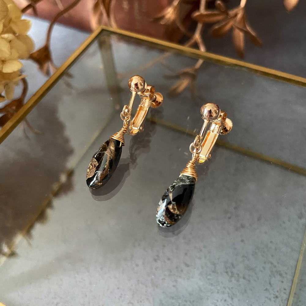 【✧再販✧】【✦14kgf金属アレルギー対応✦】天然石　大人の品を上げるブラックコッパーオブシディアンのイヤリング