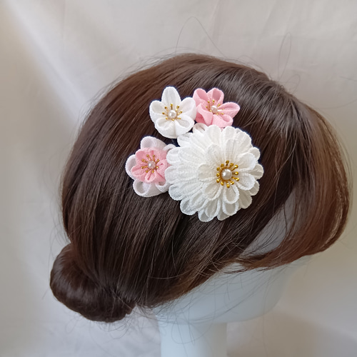 受注制作】七五三 髪飾り つまみ細工 ちりめん 薄ピンク 白 Uピン 卒業