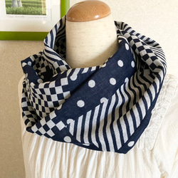 ハンドメイド  黒★Blue Rose 立体手編みスヌード 3色】kobooriza 工房織座 綿 100％ NECKABLE フレア スヌード