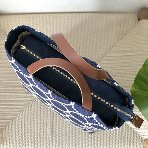 ⚮̈ミナペルホネン tambourine navy かくれんぼトート トート