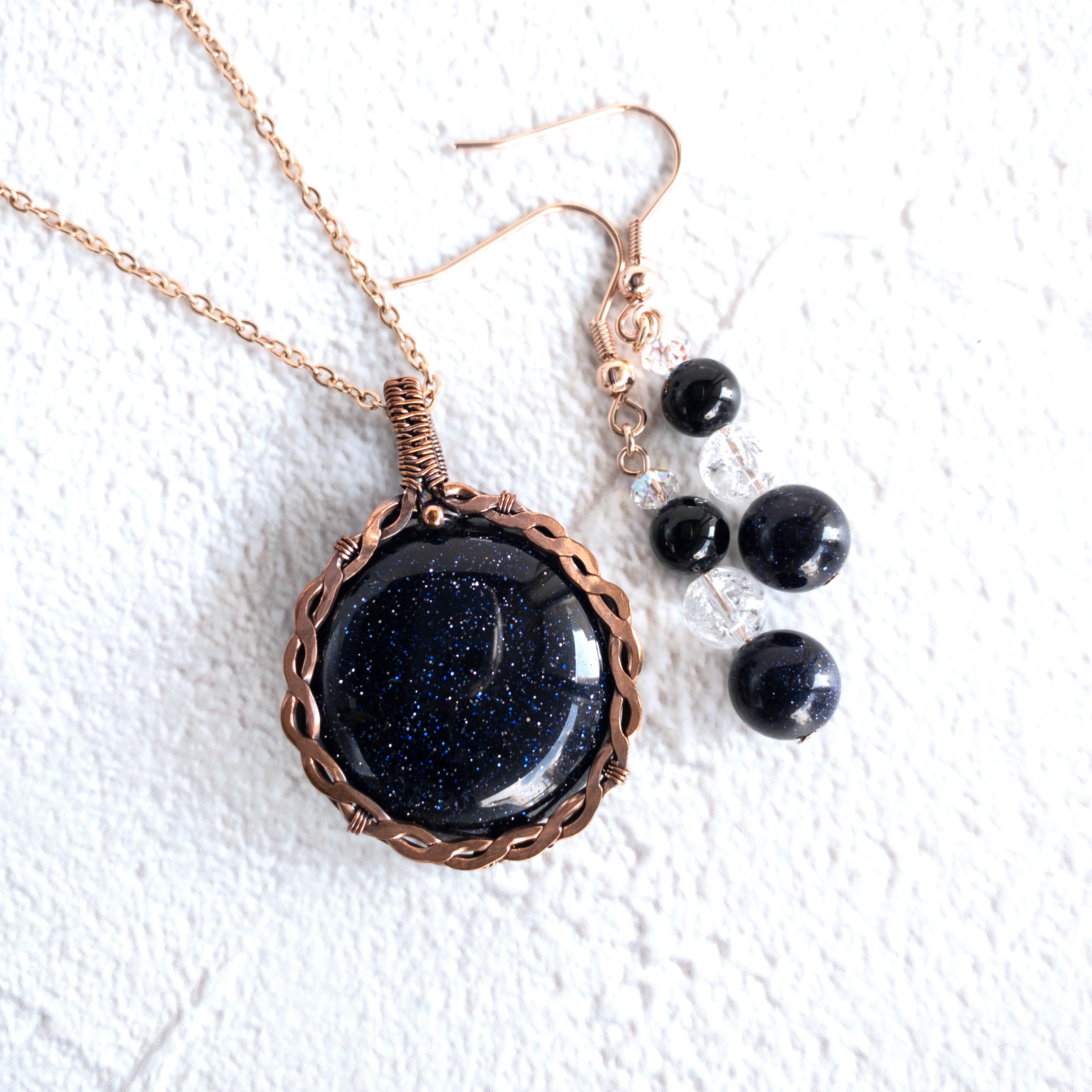 ＜ブルーゴールドストーン＞ベゼルセッティング ペンダント《INTRECCIO イントレッチオ》&ピアス セット