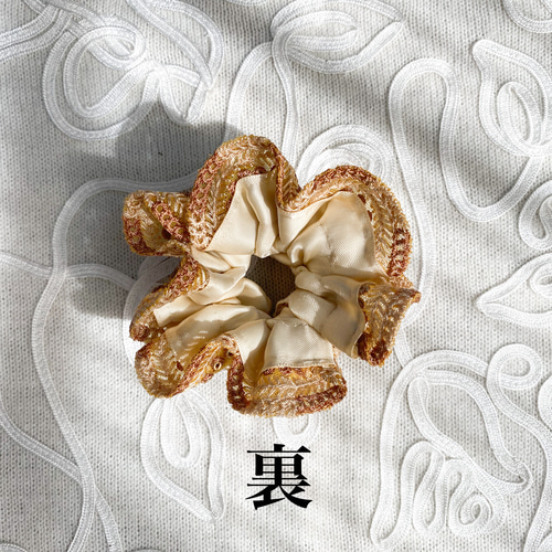 ワンショットシュシュ♥︎草原のシュシュ(イエロー) インド刺繍リボン