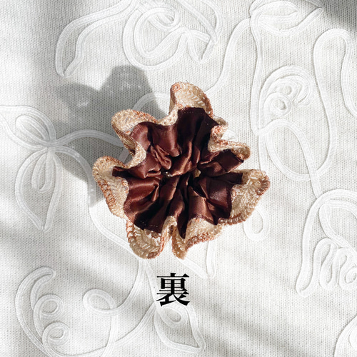 ワンショットシュシュ♥︎草原のシュシュ(茶色) インド刺繍リボン