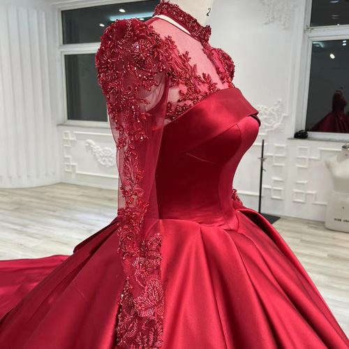 高評価続出！シアーな美しさ ワインレッド/ボルドー色 光沢サテン