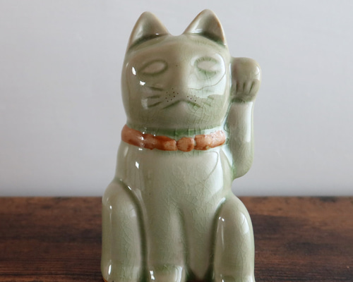 セラドン焼き猫の置物 招き猫 猫の置物 セラドン焼き 猫雑貨 縁起物 : セレクト雑貨aube
