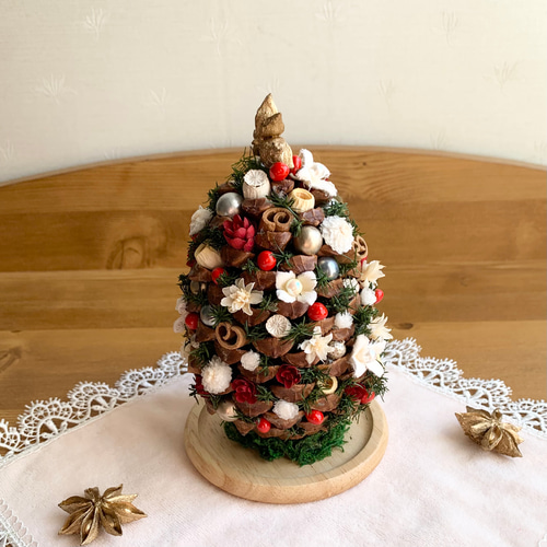 ドライフラワーꕤ︎︎木の実いっぱいmini松ぼっくりツリーꕤ︎︎クリスマス飾り キラキラ・松ぼっくりのクリスマスツリー・Mサイズ ドライフラワー