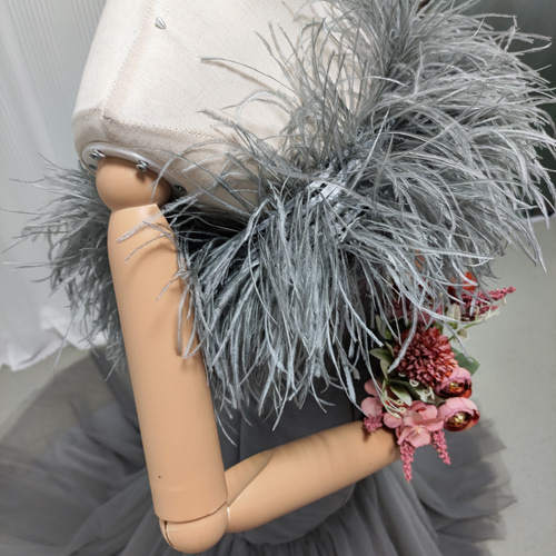 実例写真！カラードレス フェザードレス グレー マーメイドライン  