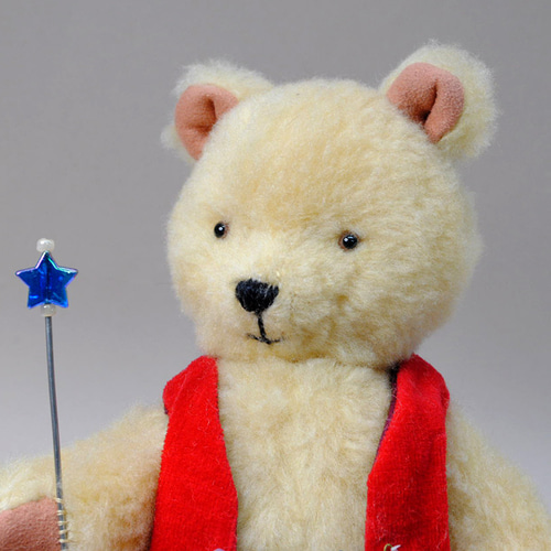 テディベア 赤いチョッキ18cm ぬいぐるみ すずきまみ 通販