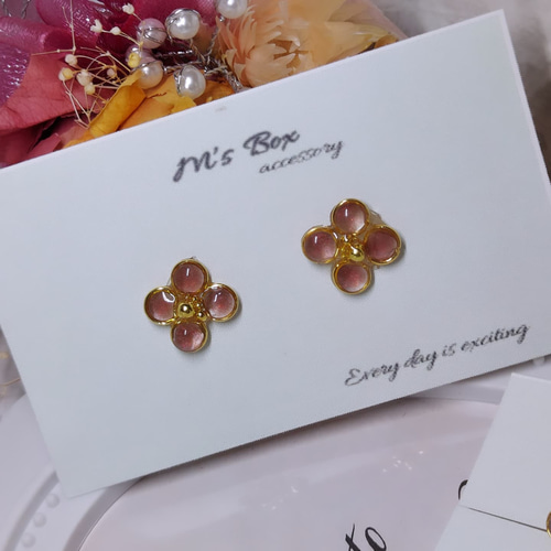 煌めく花びらの一粒ピアス イヤリング 金具変更可能 カジュアル 