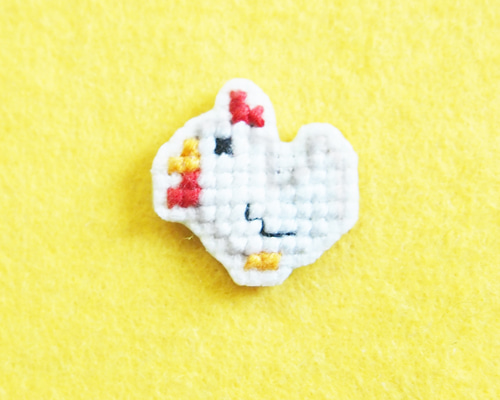 にわとり【ブローチ】バッチ バッジ 鶏 ニワトリ 酉年 動物 刺繍