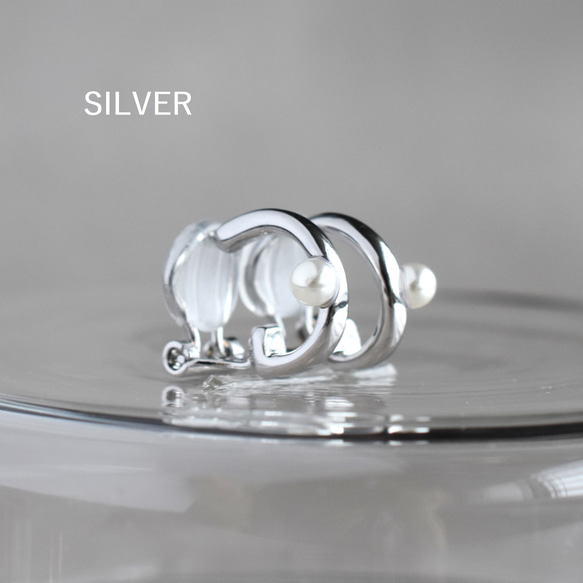 【售完即止】耳環款式！ 對稱小珍珠設計圈圈耳環，金屬配件不易受傷 第8張的照片