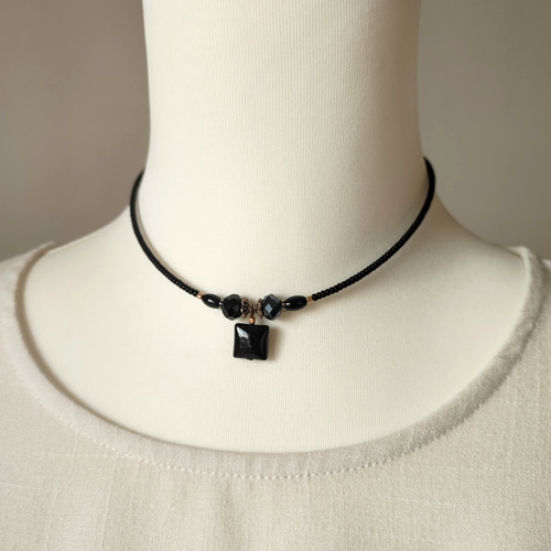 スクエア型ブラックオニキスのチョーカーネックレス チョーカー