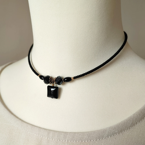 スクエア型ブラックオニキスのチョーカーネックレス チョーカー