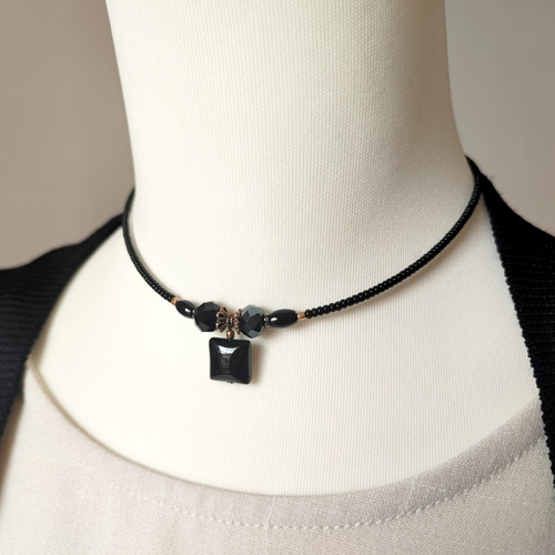 シルバーネックレス　チョーカー　オニキス FLUI オニキスクロスネックレス メンズ シルバー925 ブランド