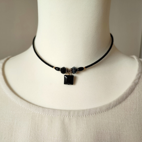 【海】銀製　重厚　ネックレス　オニキス玉　チョーカー　重量約81g スクエア型ブラックオニキスのチョーカーネックレス チョーカー